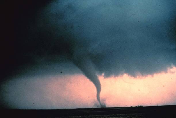 Tornado em Bridge Creek, Oklahoma, alcançou ventos recordes de 486 km/h. (Fonte: Getty Images)