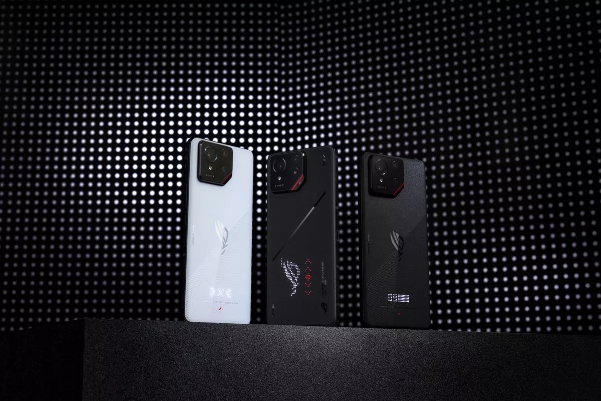 美品 ASUS ROG Phone 9 12GB 256GB　おまけ多数 ASUS ROG Phone 9 | スマートフォン | ゲーミングスマホ | AI搭載