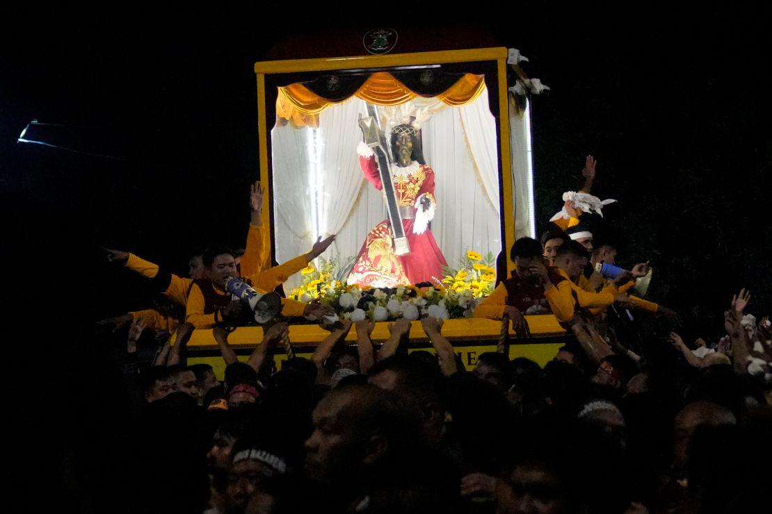 Imagem de uma Igreja dos Nazarenos, nas Filipinas. (Fonte: CNN / Reprodução)