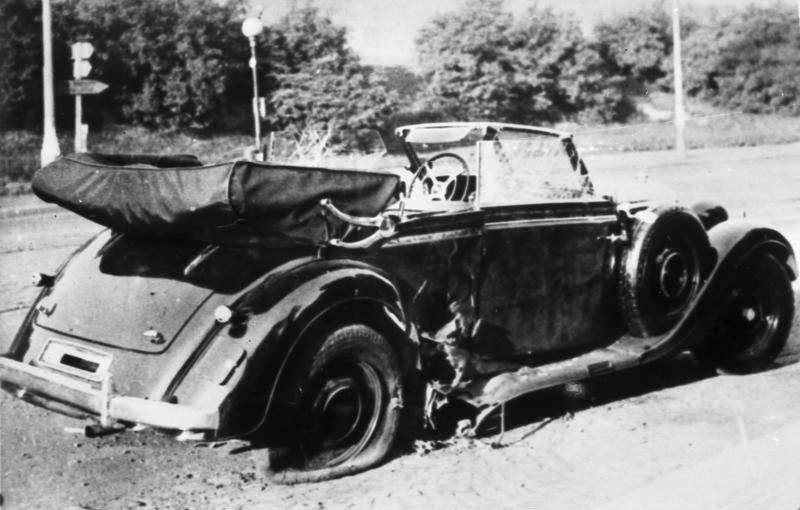  O carro de Reinhard Heydrich após a tentativa de assassinato. (Fonte: Wikimedia Commons/Reprodução)