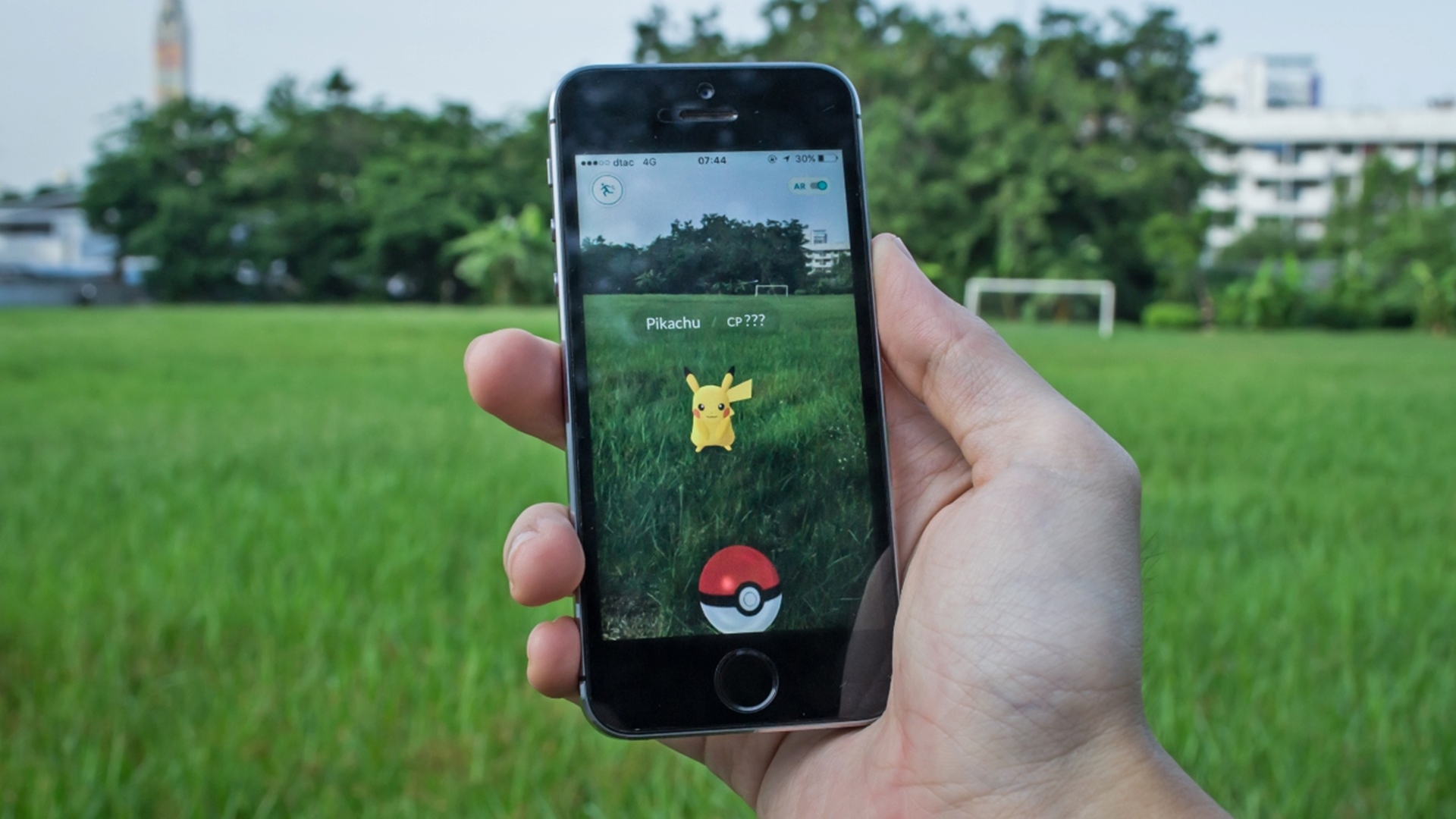 Os jogadores que possuem um Android de 32 bits deverão fazer login com as mesmas credenciais em um novo dispositivo de 64 bits para continuar jogando o Pokémon GO.