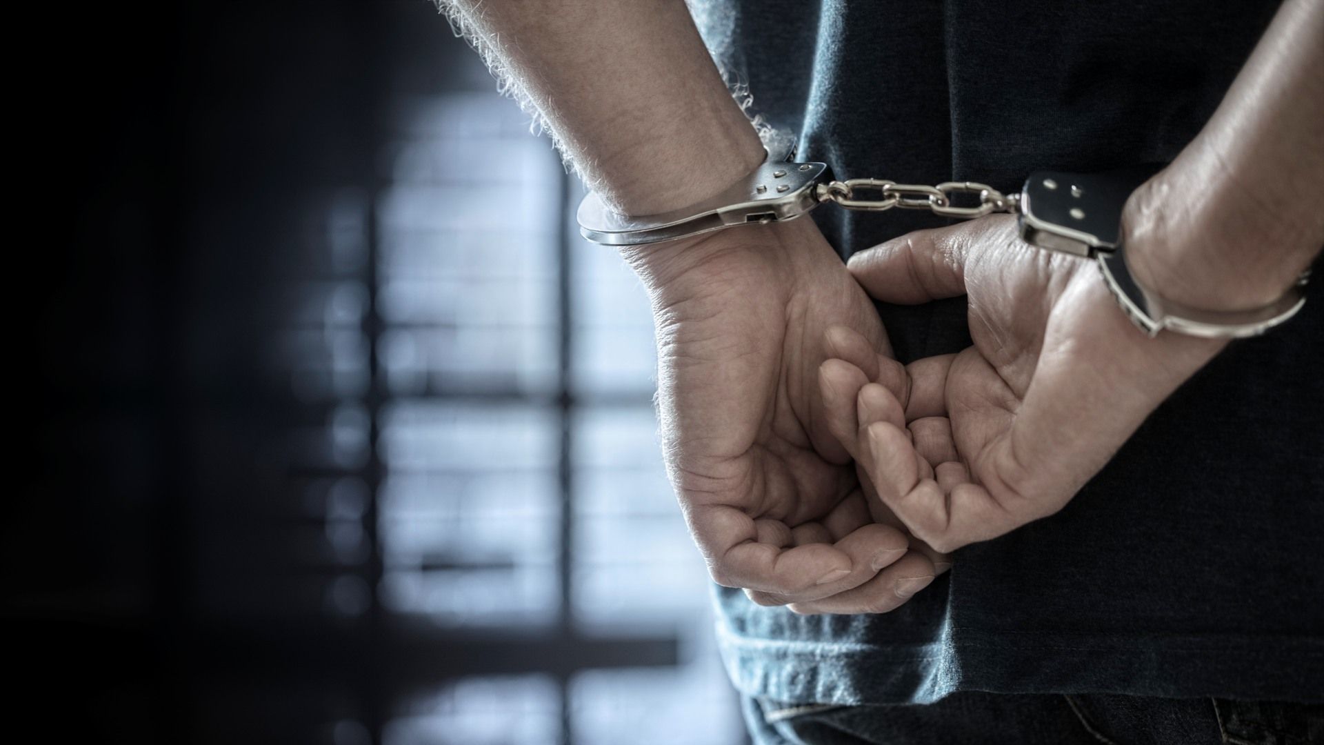 Polícia prende “especialista” em desbloqueio de celulares
