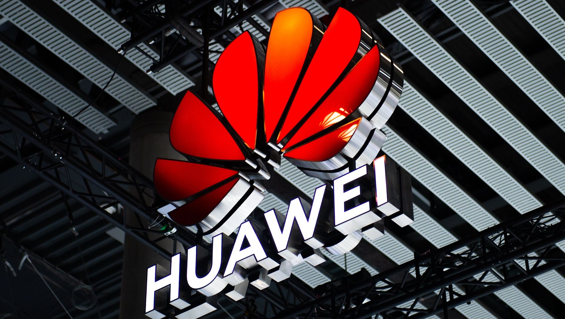 É guerra: Huawei já teria infraestrutura de IA com mais potência que a da Nvidia