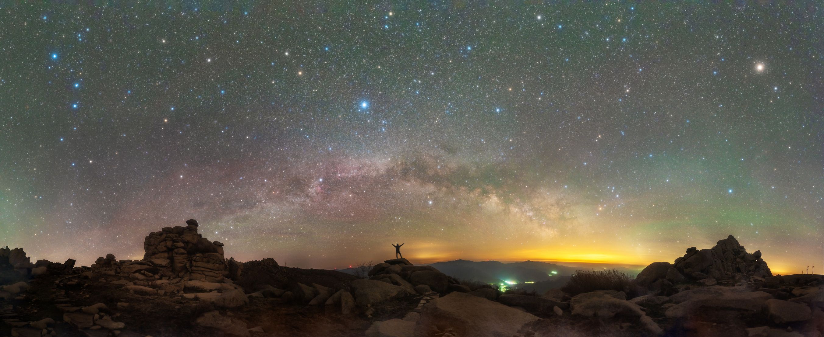 Céu de maio terá chuva de meteoros causada pelo cometa Halley