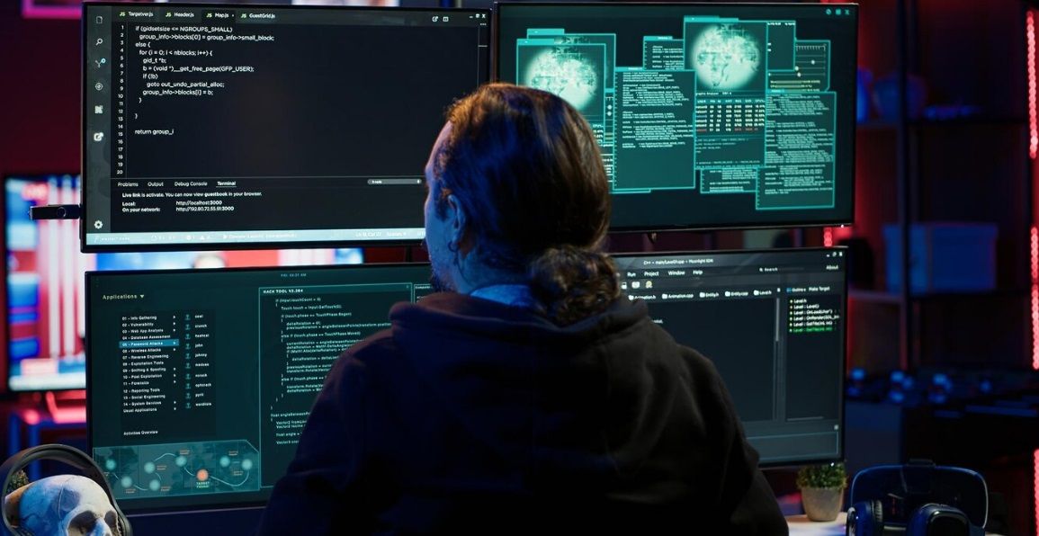 Gangue de ransomware LockBit é hackeada; vazamento tem até chats de negociação