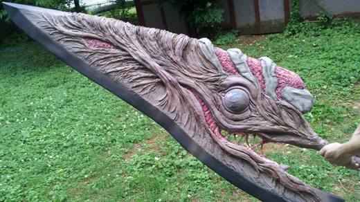 Fã cria réplica da Soul Edge, espada do personagem Nightmare de SoulCalibur