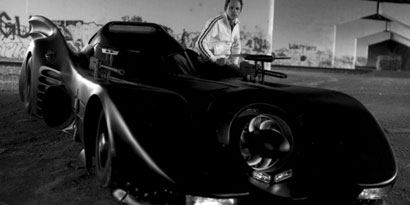 Imagem de: Batmóvel movido a turbina faz barulho ensurdecedor pelas ruas [vídeo]