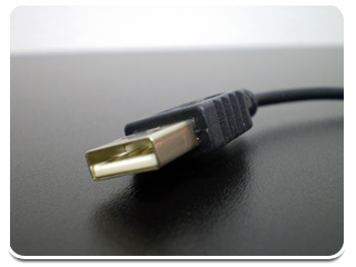 Cabo USB. Cabo USB.