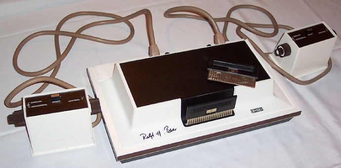 O Magnavox Odyssey, primeiro console para casas.