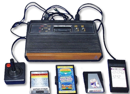 O Atari VCS, inesquecível até os dias de hoje.