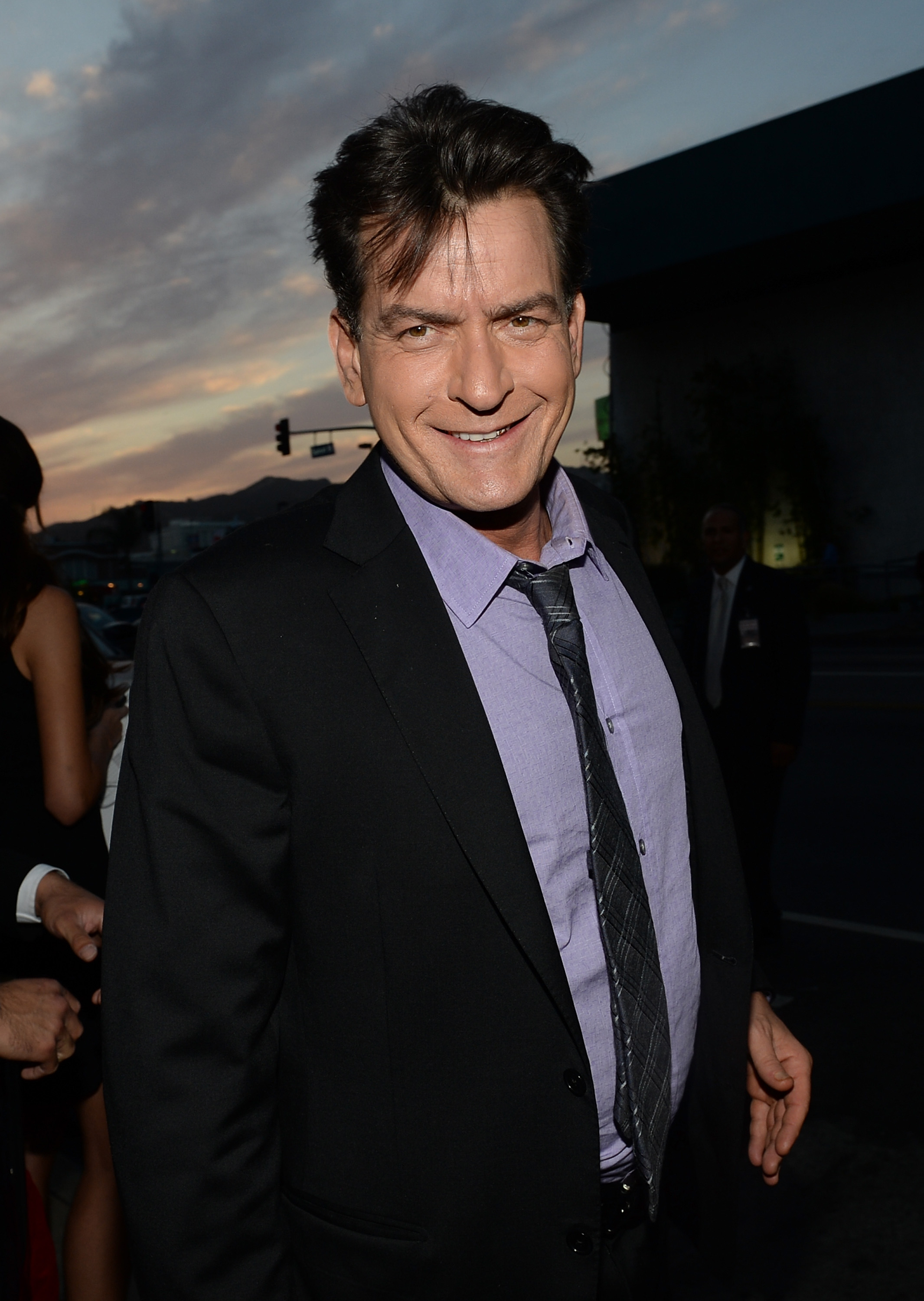 Imagem de: Fim de Two and a Half Men: Charlie Sheen chama Chuck Lorre de imaturo