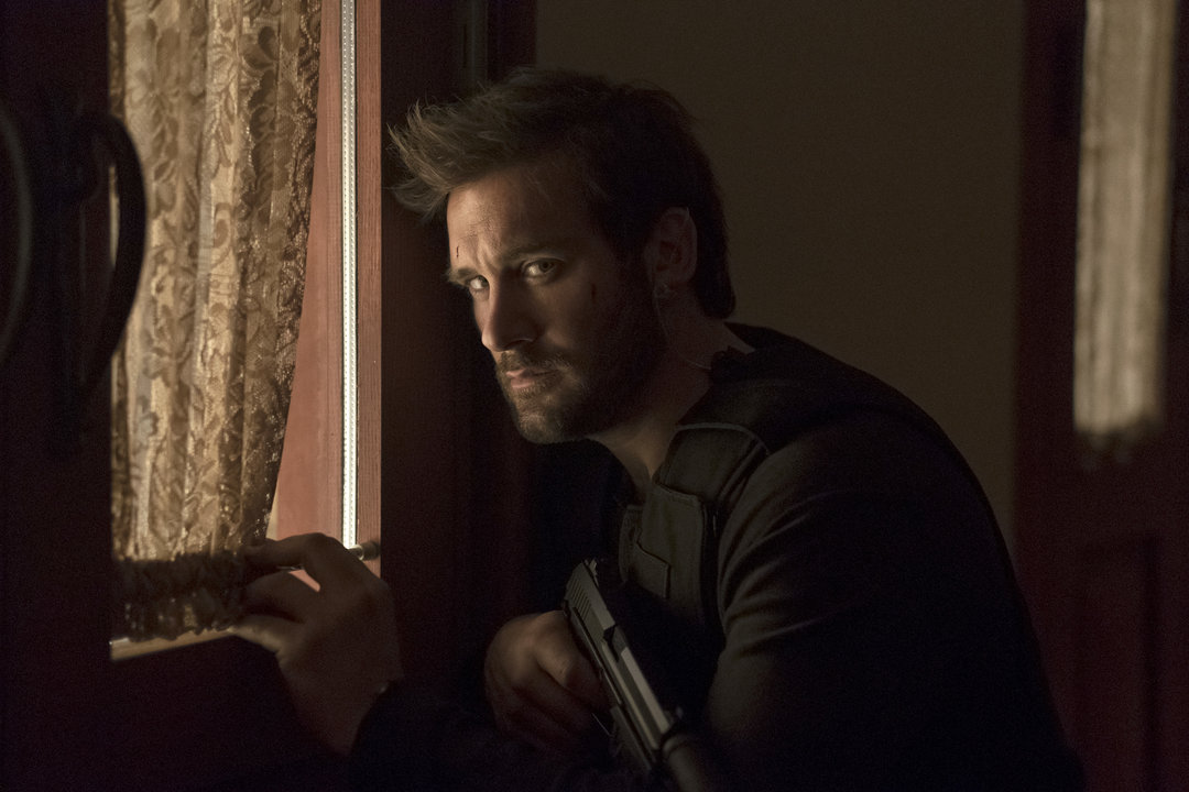 Imagem de: Taken: Bryan em uma missão perigosa nas cenas do último episódio da 1ª temporada