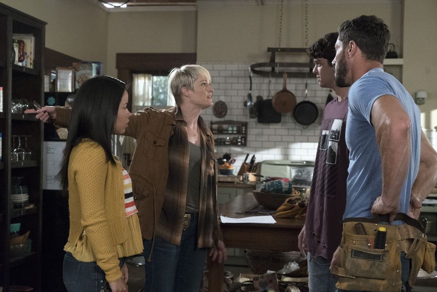 Imagem de: The Fosters: Callie assume controle de sua vida no trailer e cenas do episódio 5x02