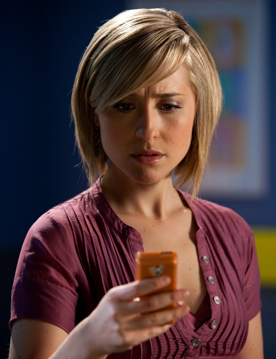 Imagem de: Allison Mack, atriz de Smallville, é acusada de liderar um bizarro culto de mulheres
