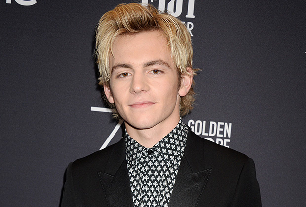 Imagem de: Ross Lynch entra para série da bruxinha Sabrina na Netflix