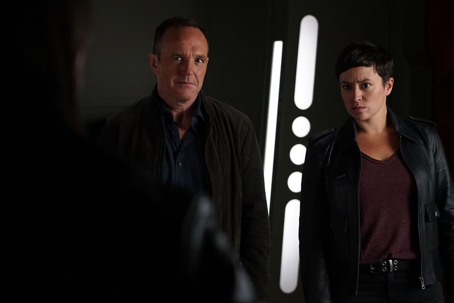 Imagem de: Agents of SHIELD: dimensão do medo e antigos inimigos no trailer e fotos do episódio 5x14