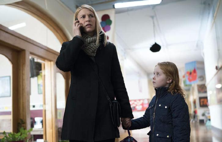 Imagem de: Homeland: Carrie e Saul interrogam suspeito no trailer e cena do episódio 7x08