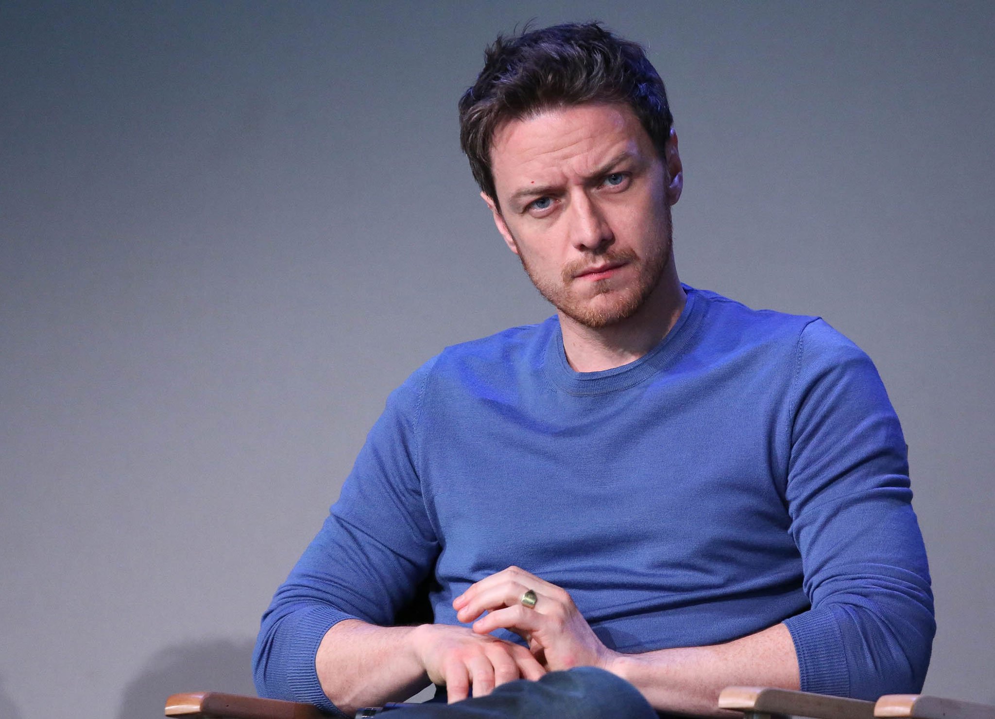 Imagem de: James McAvoy entra para o elenco da série que adapta trilogia Fronteiras do Universo