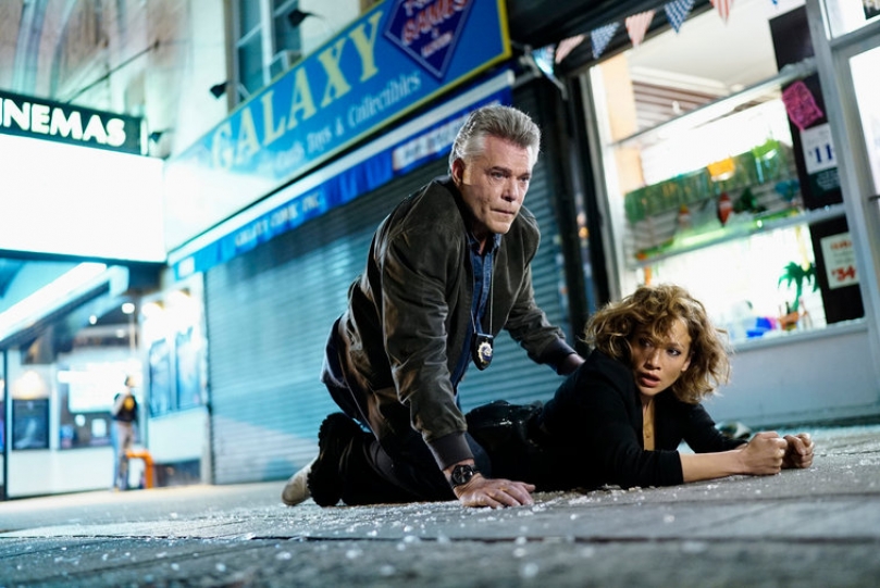 Imagem de: Shades of Blue: Harlee sofre perda difícil no trailer do episódio 3x02