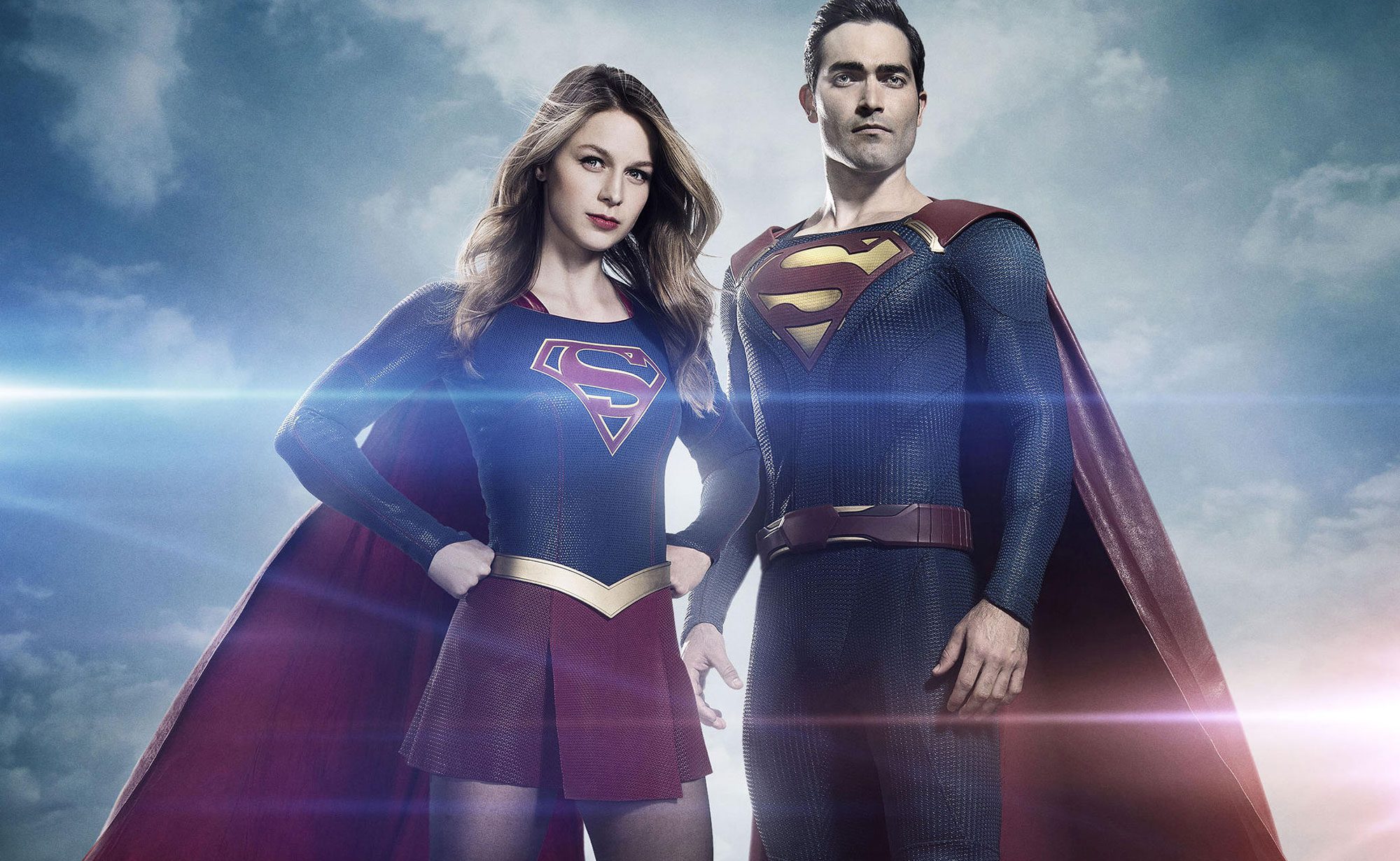 Imagem de: Supergirl, Clark Kent e Lois Lane estão em nova foto do crossover do Arrowverso