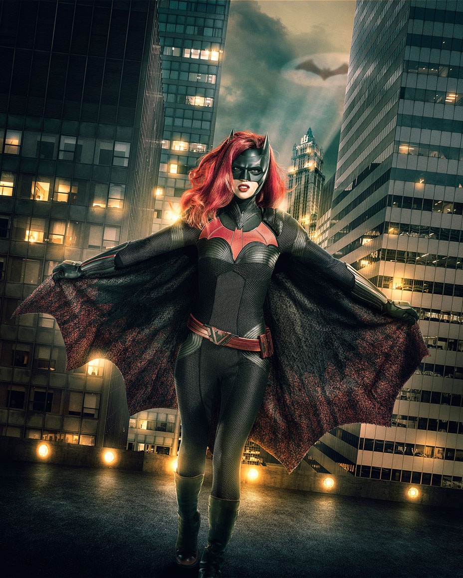 Imagem de: Elseworlds: Batwoman e Supergirl em nova foto do crossover da DC/CW