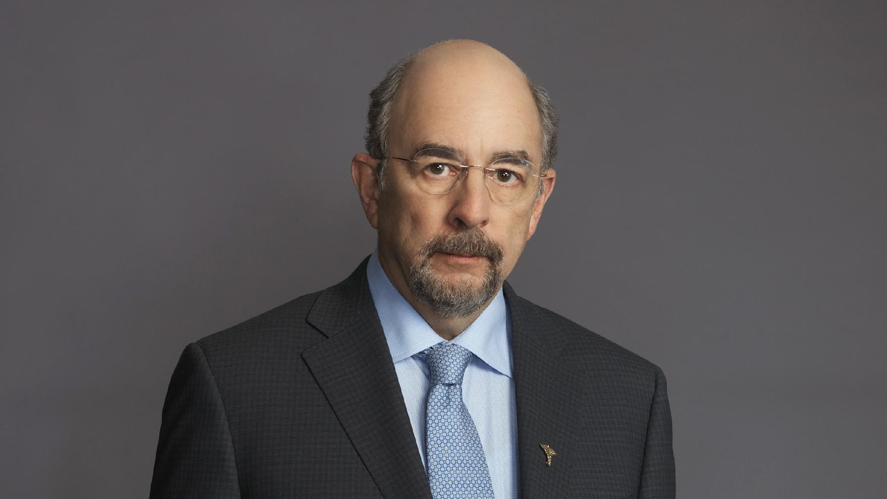 Imagem de: The West Wing: Richard Schiff comenta possibilidade de reboot da série