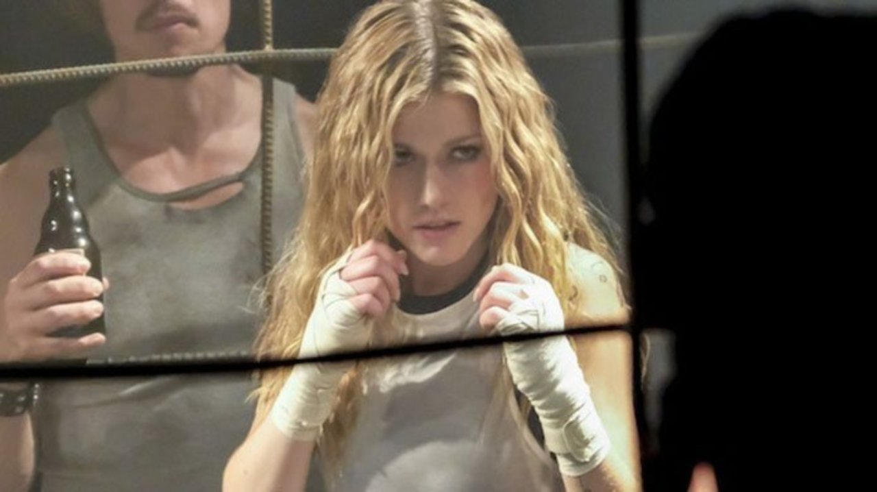 Imagem de: Arrow: Katherine McNamara promete revelação bombástica e episódio focado no futuro