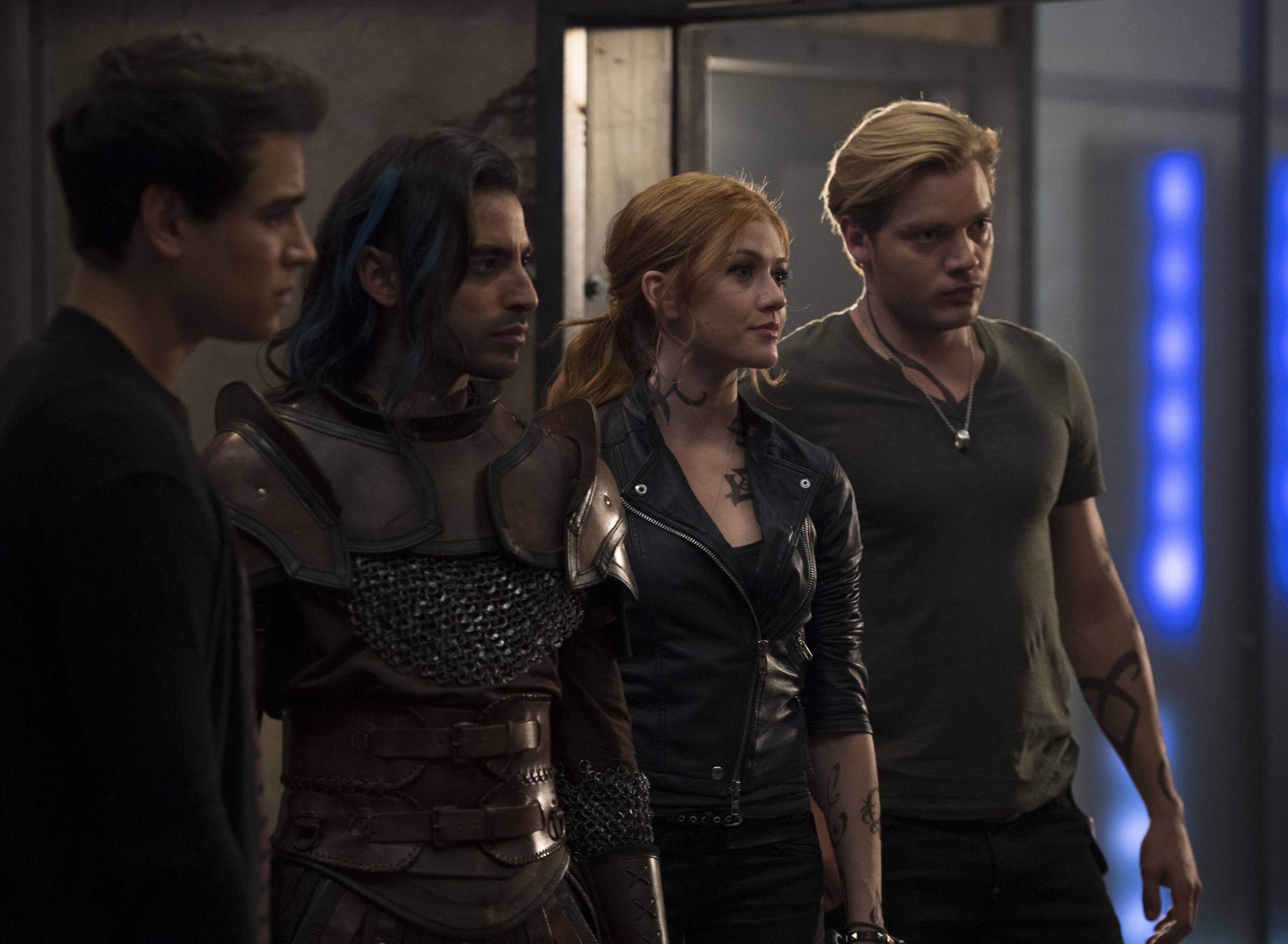 Imagem de: Shadowhunters: sacrifício e casamento na series finale (trailer e fotos)