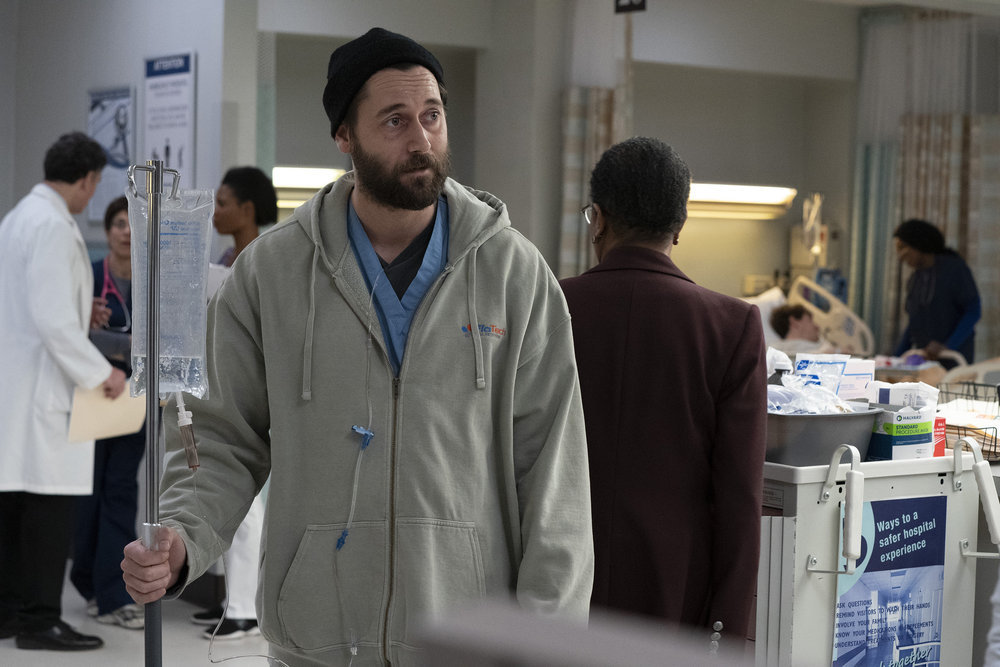 Imagem de: New Amsterdam: pacientes sem seguro no episódio 1x21 (trailer e fotos)