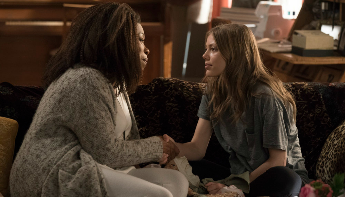 Imagem de: The Village: decisões difíceis no trailer da 1ª season finale