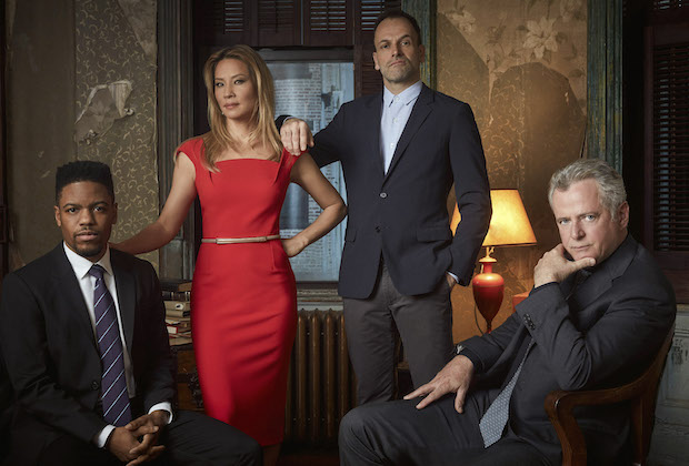Imagem de: Elementary estreia temporada final com mudança de país e novos personagens