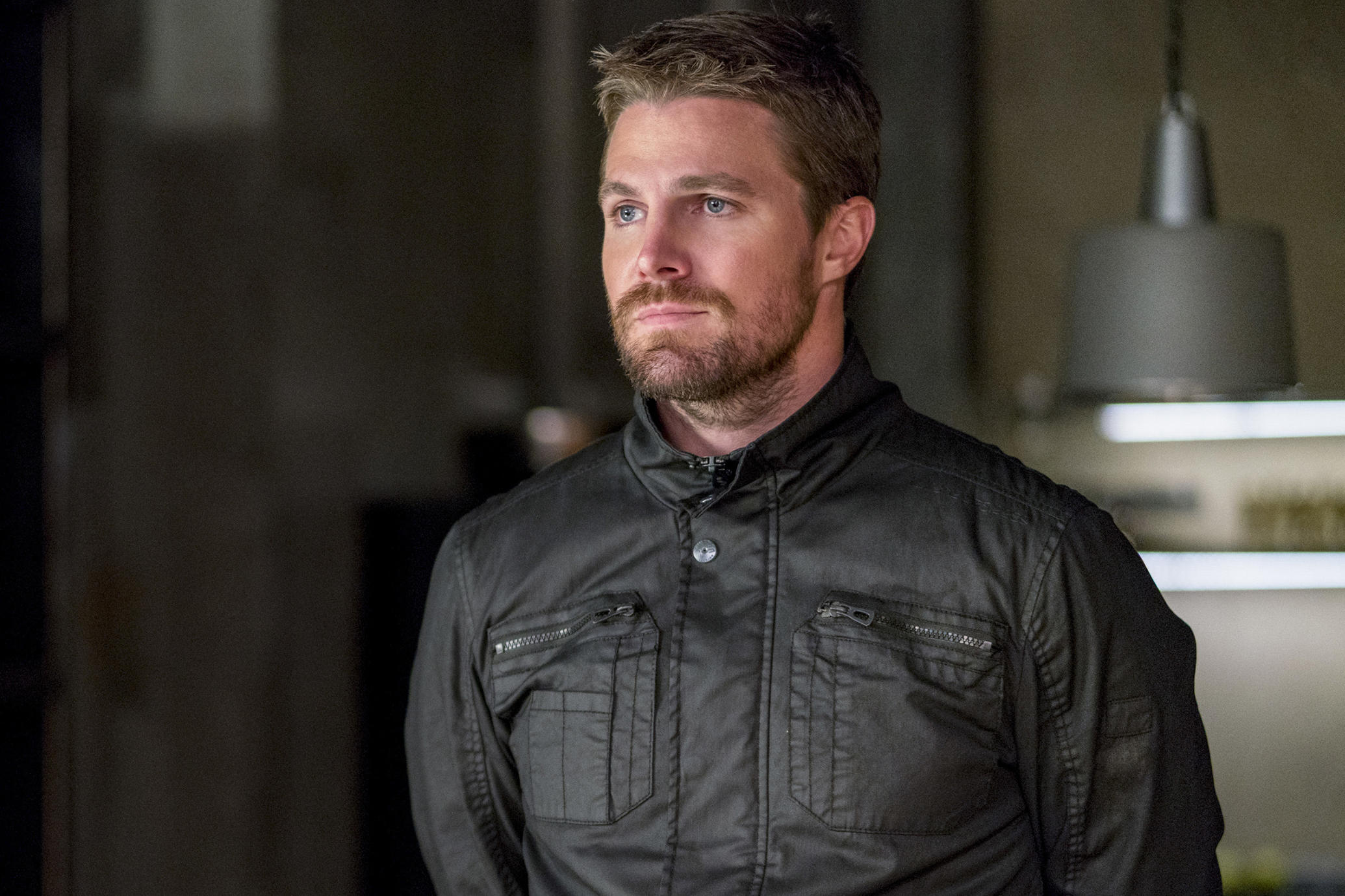 Imagem de: Stephen Amell está disposto a viver Oliver Queen em futuras séries do Arrowverso