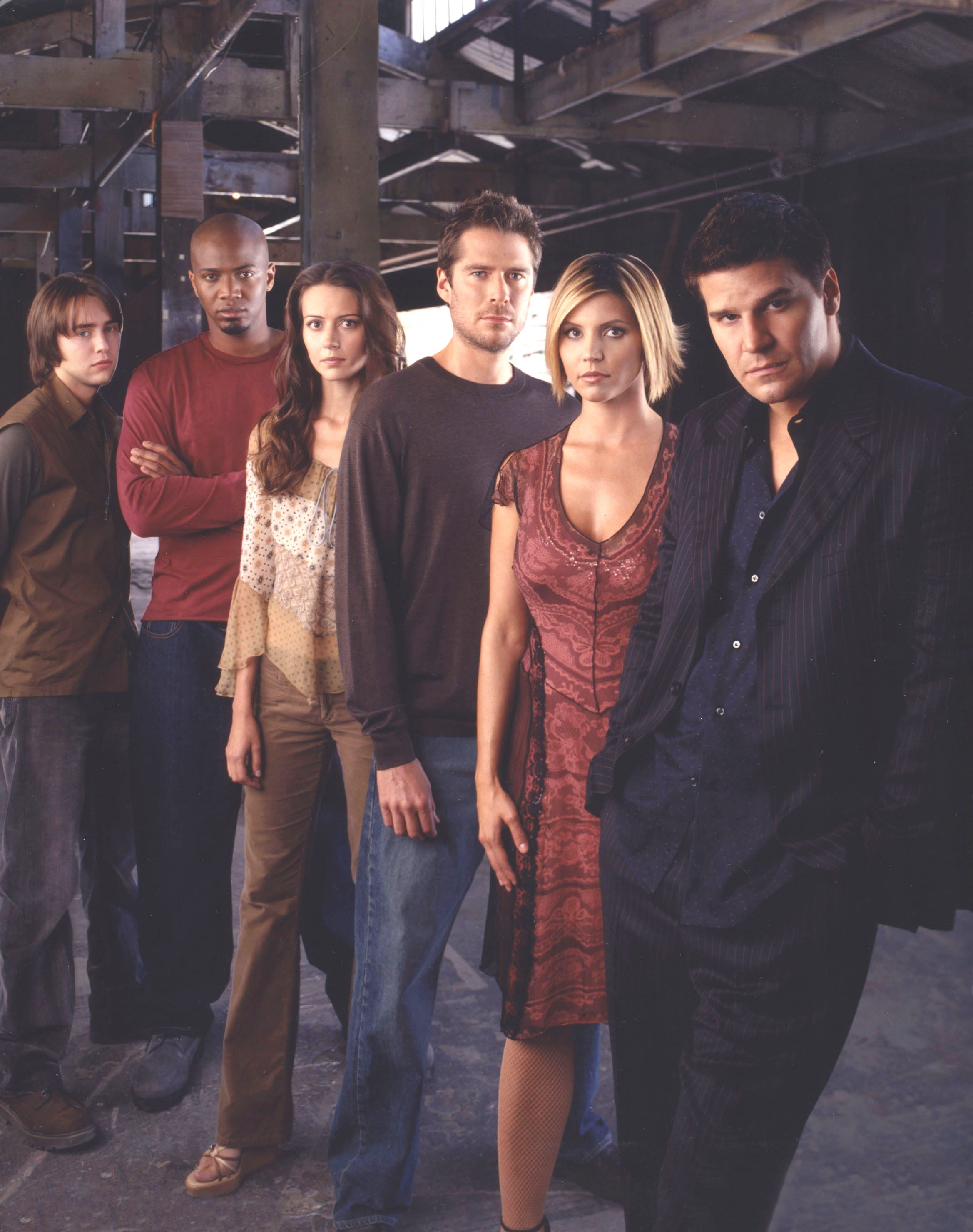 Imagem de: 20 anos de Angel: elenco se reencontra e relembra a série
