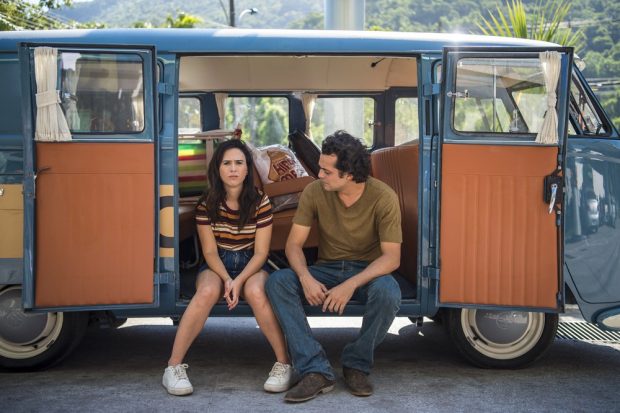 Imagem de: Erros de gravação da série Shippados, com Tatá Werneck e Eduardo Sterblitch