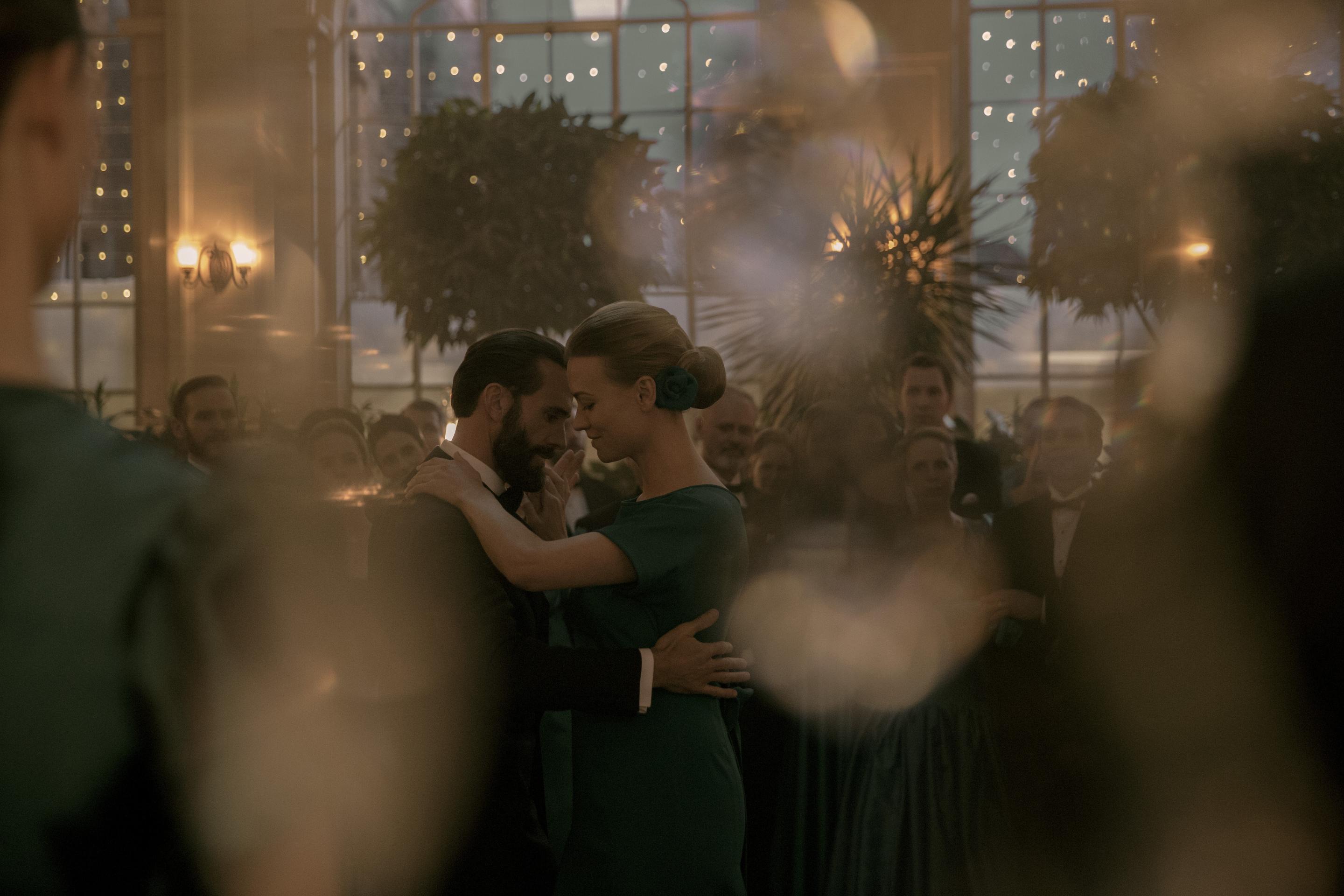 Imagem de: The Handmaid’s Tale: plano arriscado e crise no episódio 3x07 (trailer e fotos)
