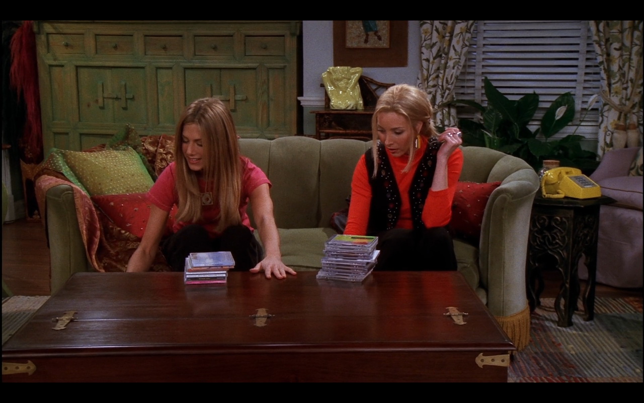 Imagem de: Friends: Pottery Barn vai lançar Mesa de Boticário e mais produtos inspirados na série