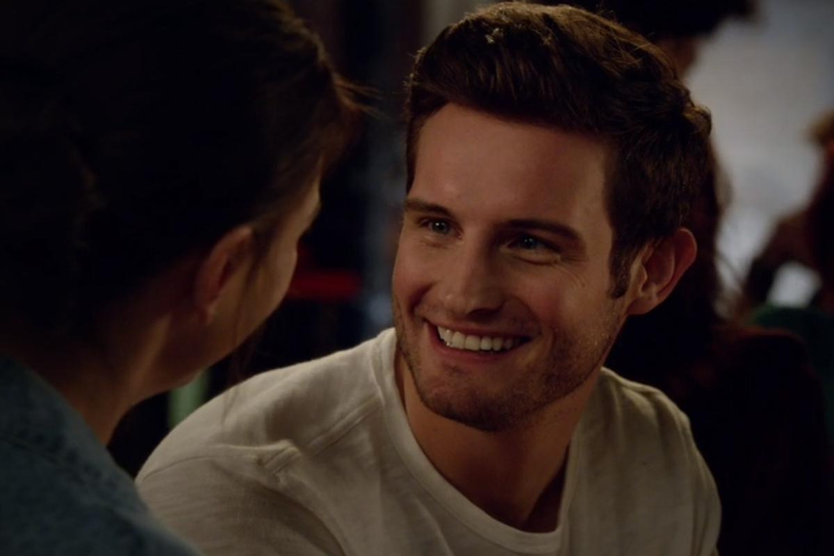 Imagem de: Nico Tortorella, o Josh de Younger, estará no novo spin-off de The Walking Dead