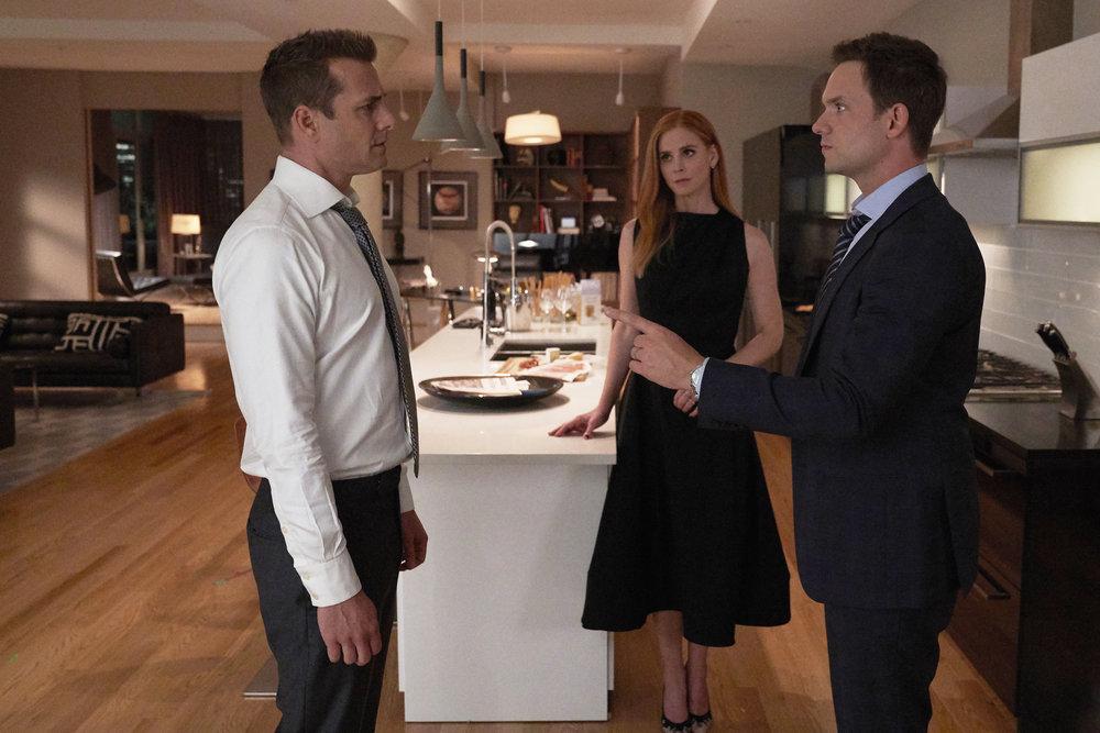 Imagem de: Suits: assista ao reencontro de Mike e Harvey no episódio 9x05 (vídeos e fotos)