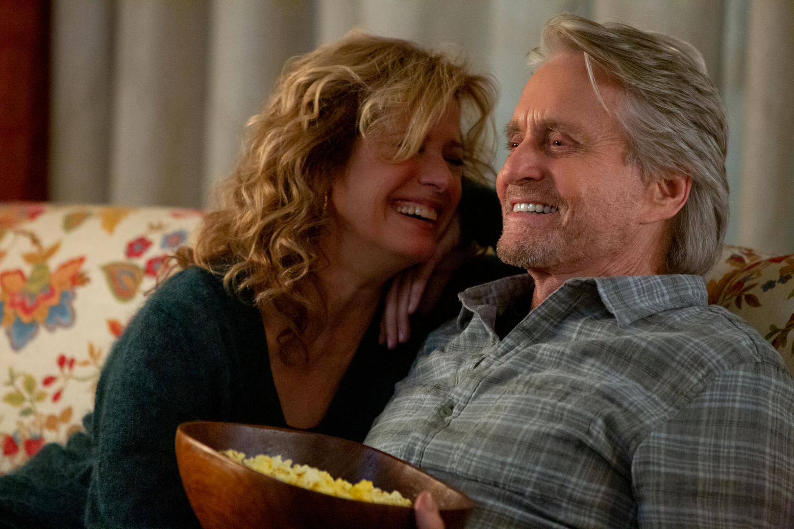 Imagem de: O Método Kominsky: 2ª temporada ganha data de estreia e primeiras fotos