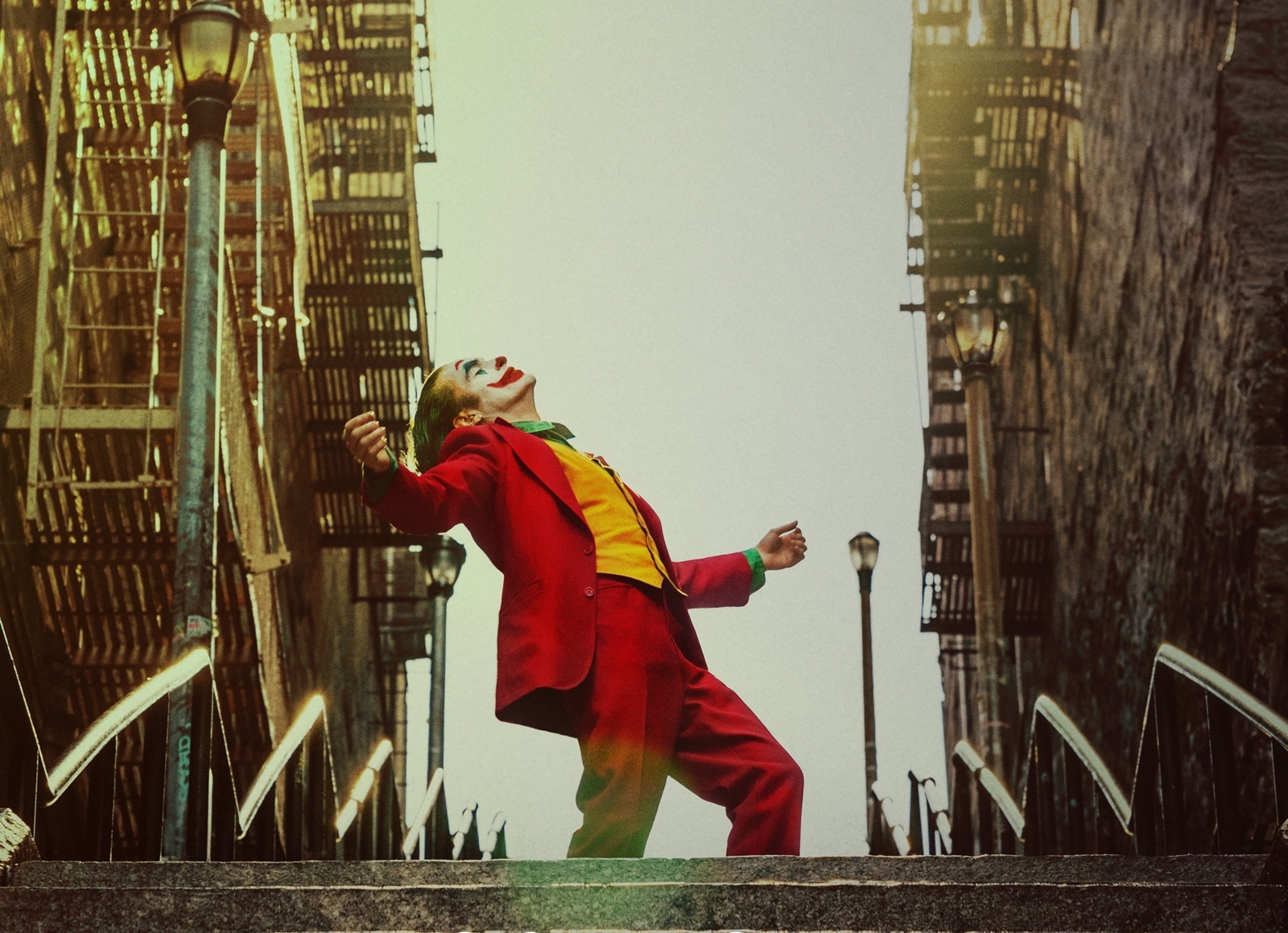 Imagem de: Joker: Joaquin Phoenix se transforma no Coringa no trailer final do filme
