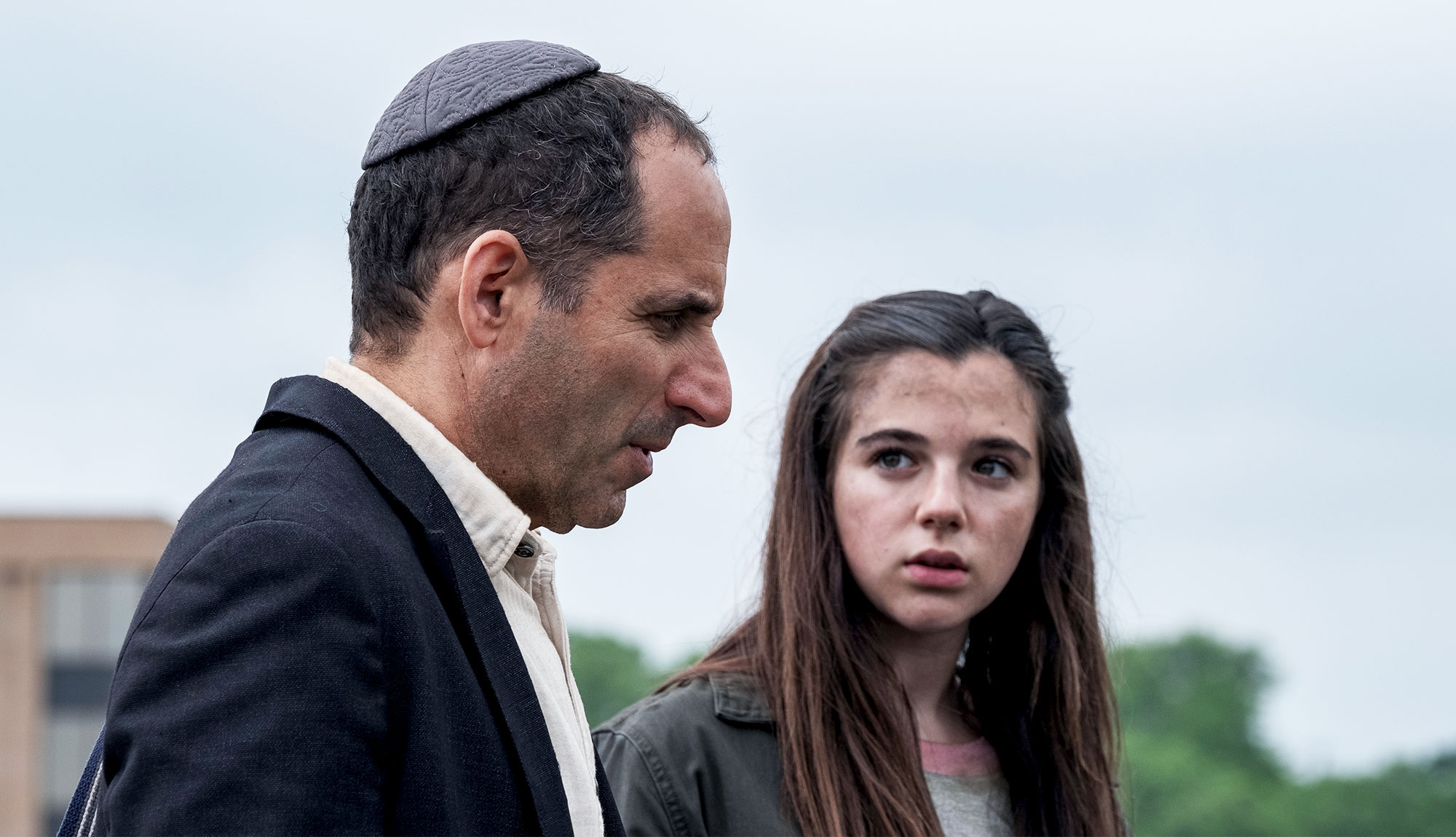 Imagem de: Fear The Walking Dead terá rabino matador de zumbis