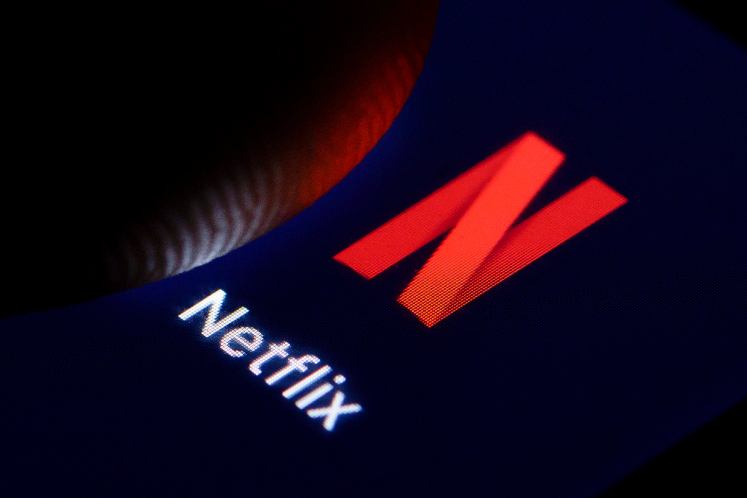 Imagem de: Agenda Netflix: Elite, O Espião e mais 16 séries e filmes estreiam essa semana