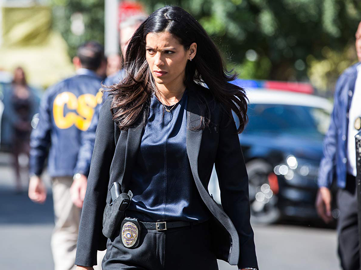 Imagem de: SWAT: Stephanie Sigman, a Capitã Cortez, deixa o elenco da série