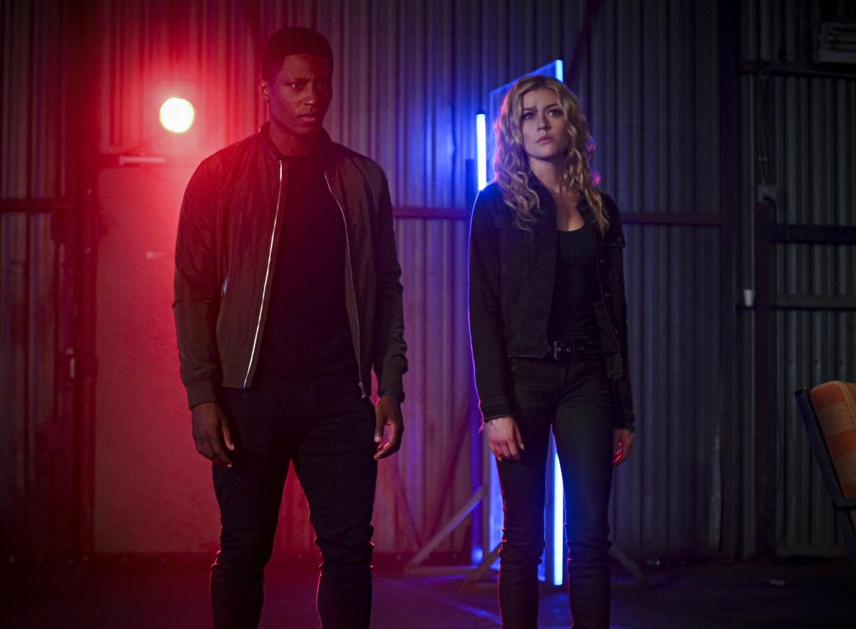 Imagem de: Arrow: reencontro de irmãos no episódio 8x02 (trailer e fotos)
