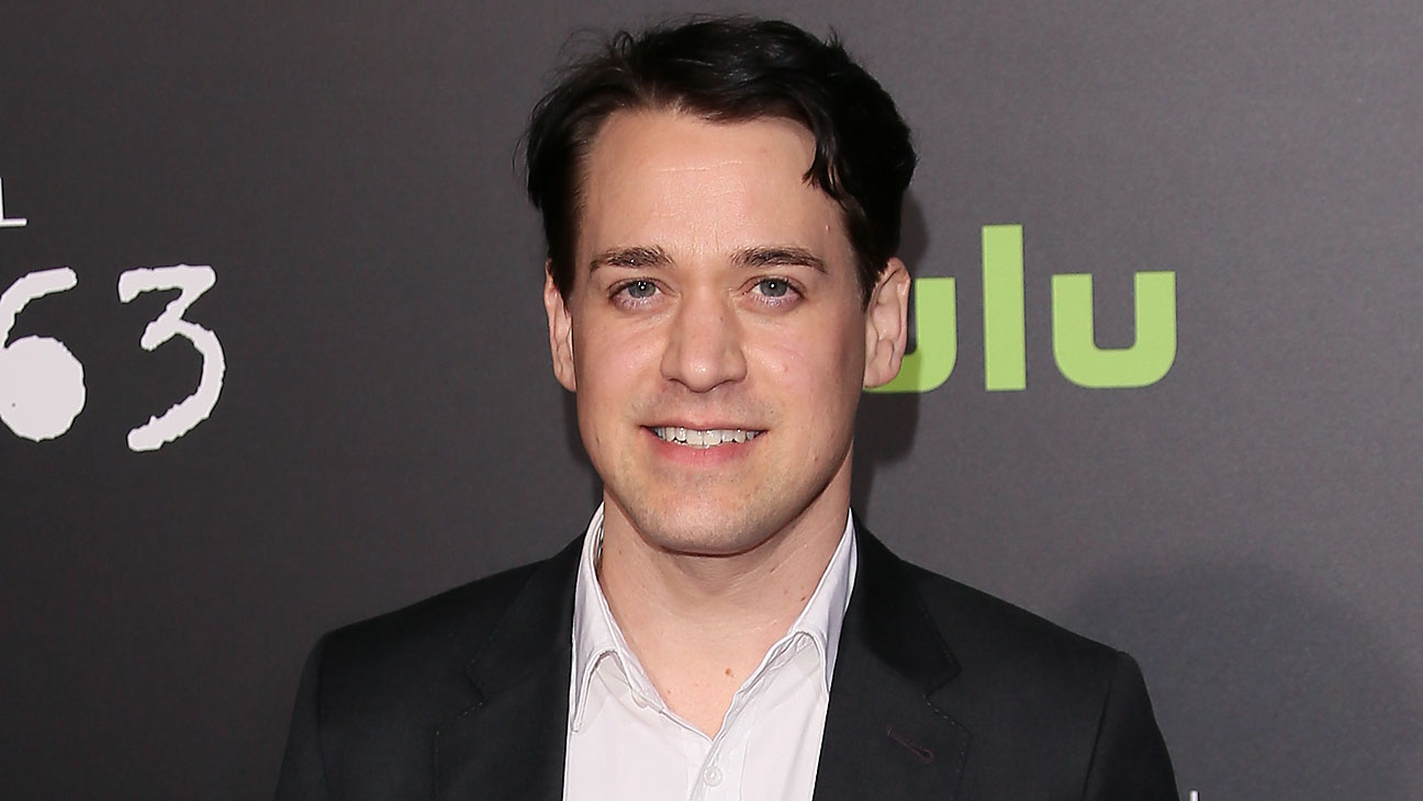 Imagem de: The Flight Attendant: T.R. Knight, ex Grey's Anatomy, anunciado no elenco