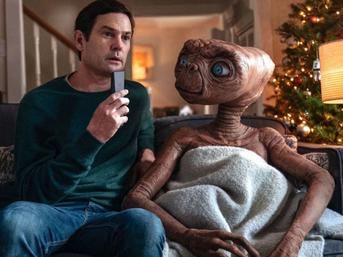 Imagem de: E.T. e Elliot se reencontram 37 anos depois em novo comercial