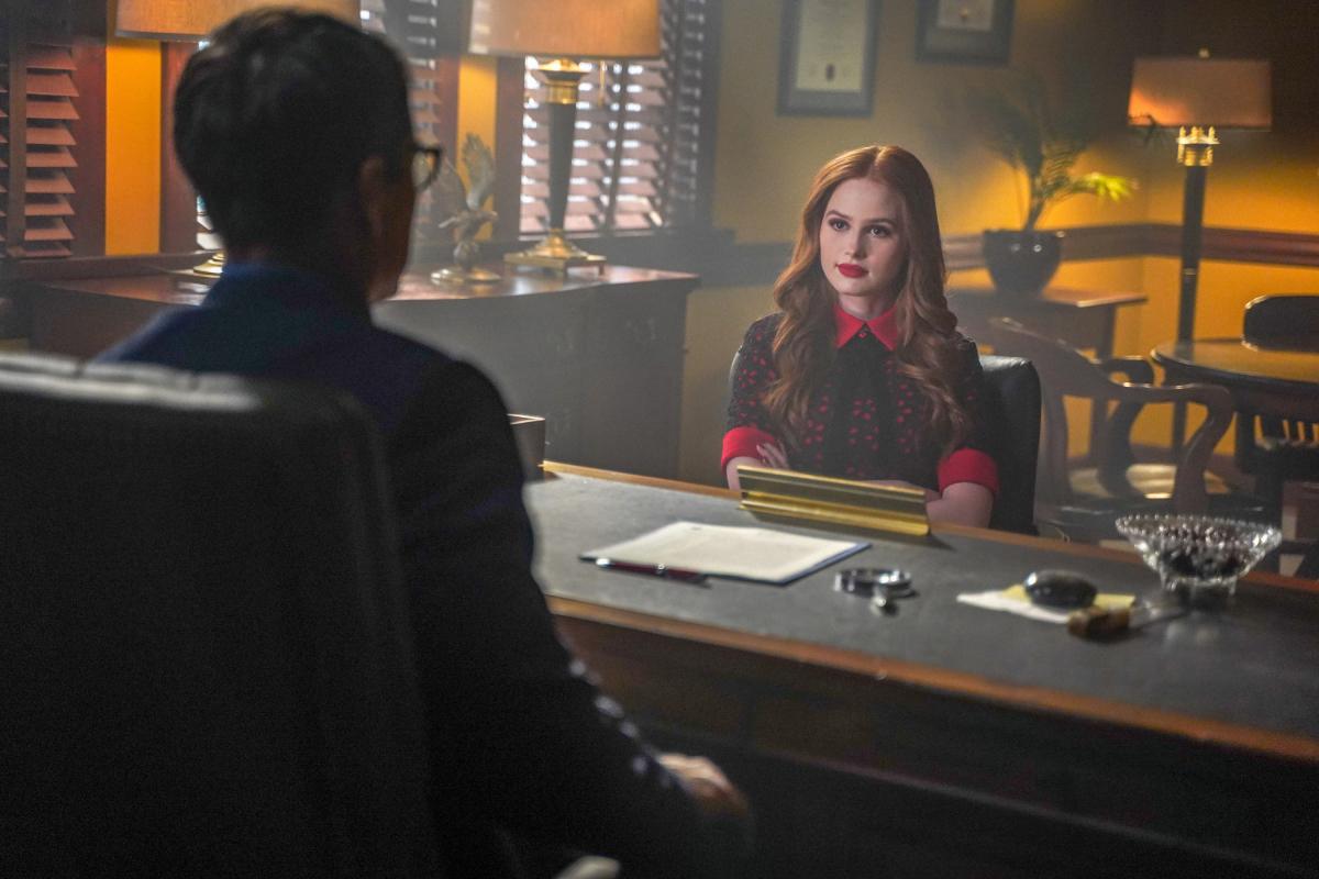 Imagem de: Riverdale: turma passa por sessão de terapia no episódio 4x08 (trailer e fotos)