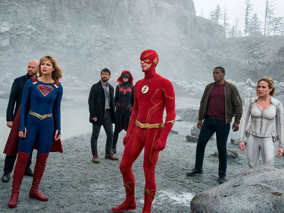 Imagem de: Crise nas Infinitas Terras: Ezra Miller em final do crossover (RECAP)