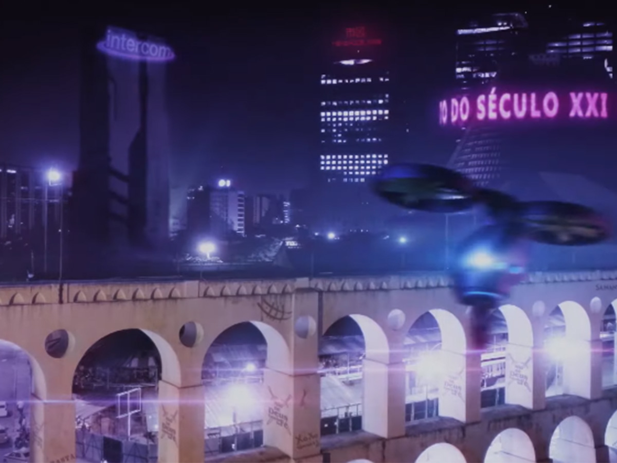 Imagem de: Gambiarra: o HD de Espadas — assista online ao filme cyberpunk