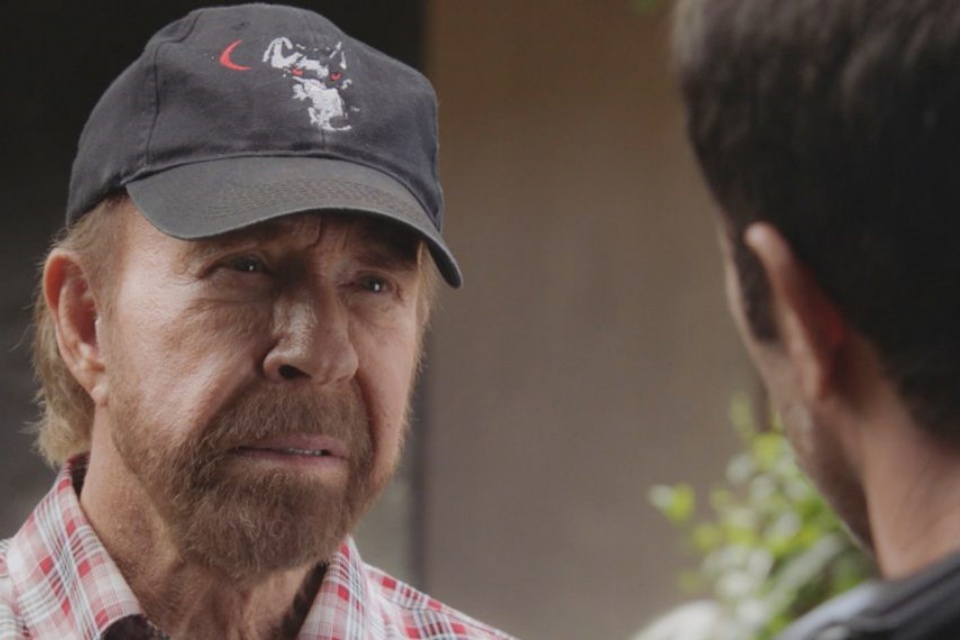 Imagem de: Chuck Norris participa de episódio de Hawaii Five-0